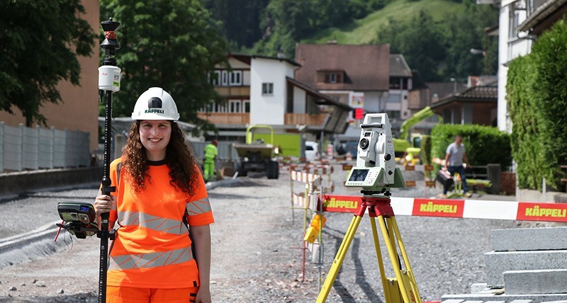 Image Alessia_Käppeli_TPS_TS16_Leica_AP20_AutoPole_construction_site_800x428